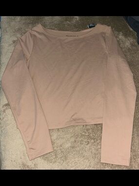 Woman’s Abercrombie and fitch long sleeve M